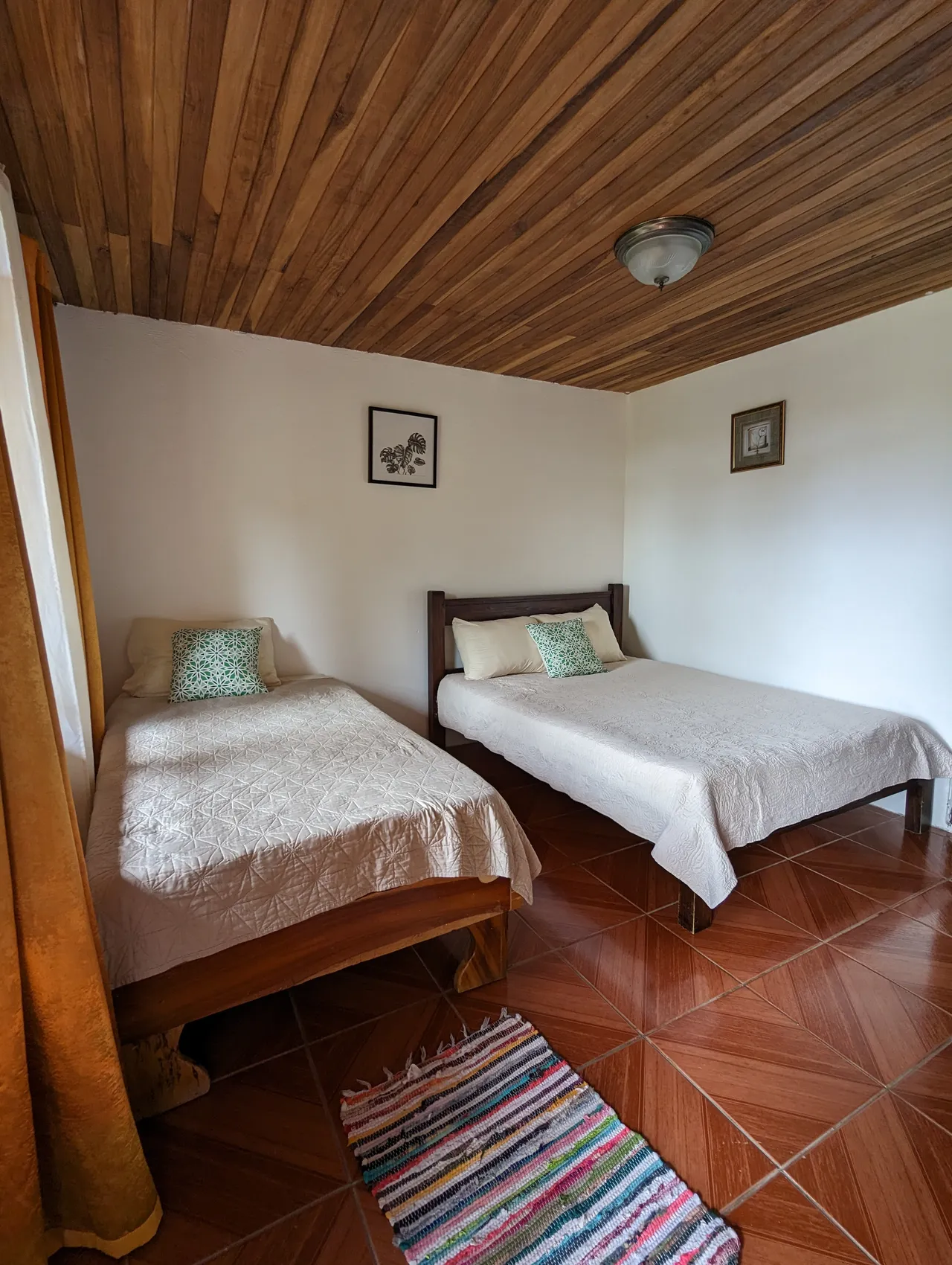 Habitación con dos camas individuales